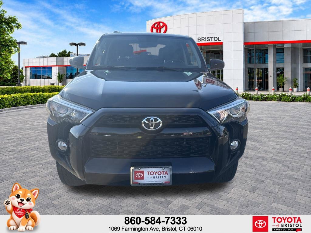 Used 2017 Toyota 4Runner SR5 AWD/4WD image 2