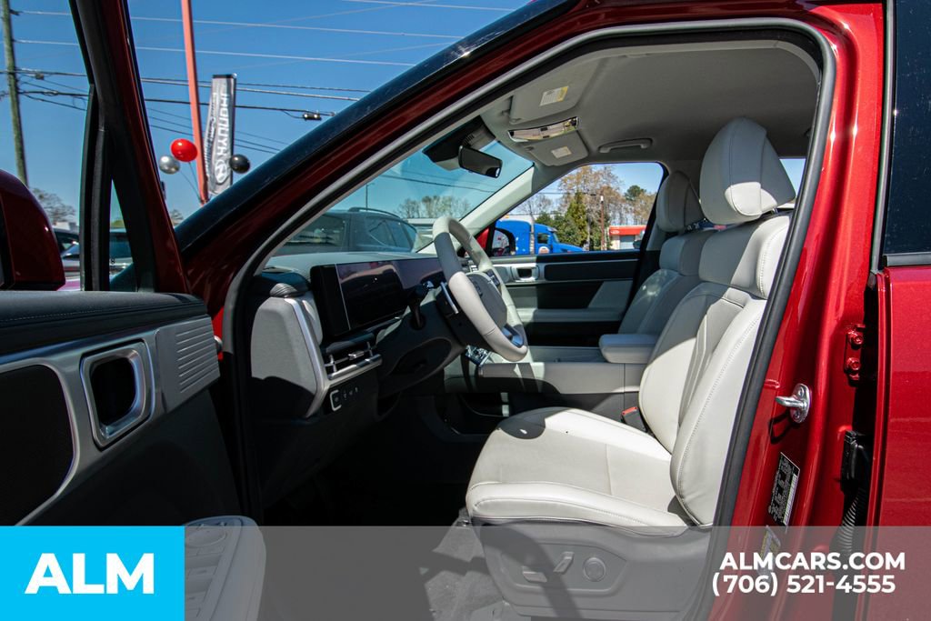 Used 2025 Hyundai Santa Fe SEL image 11
