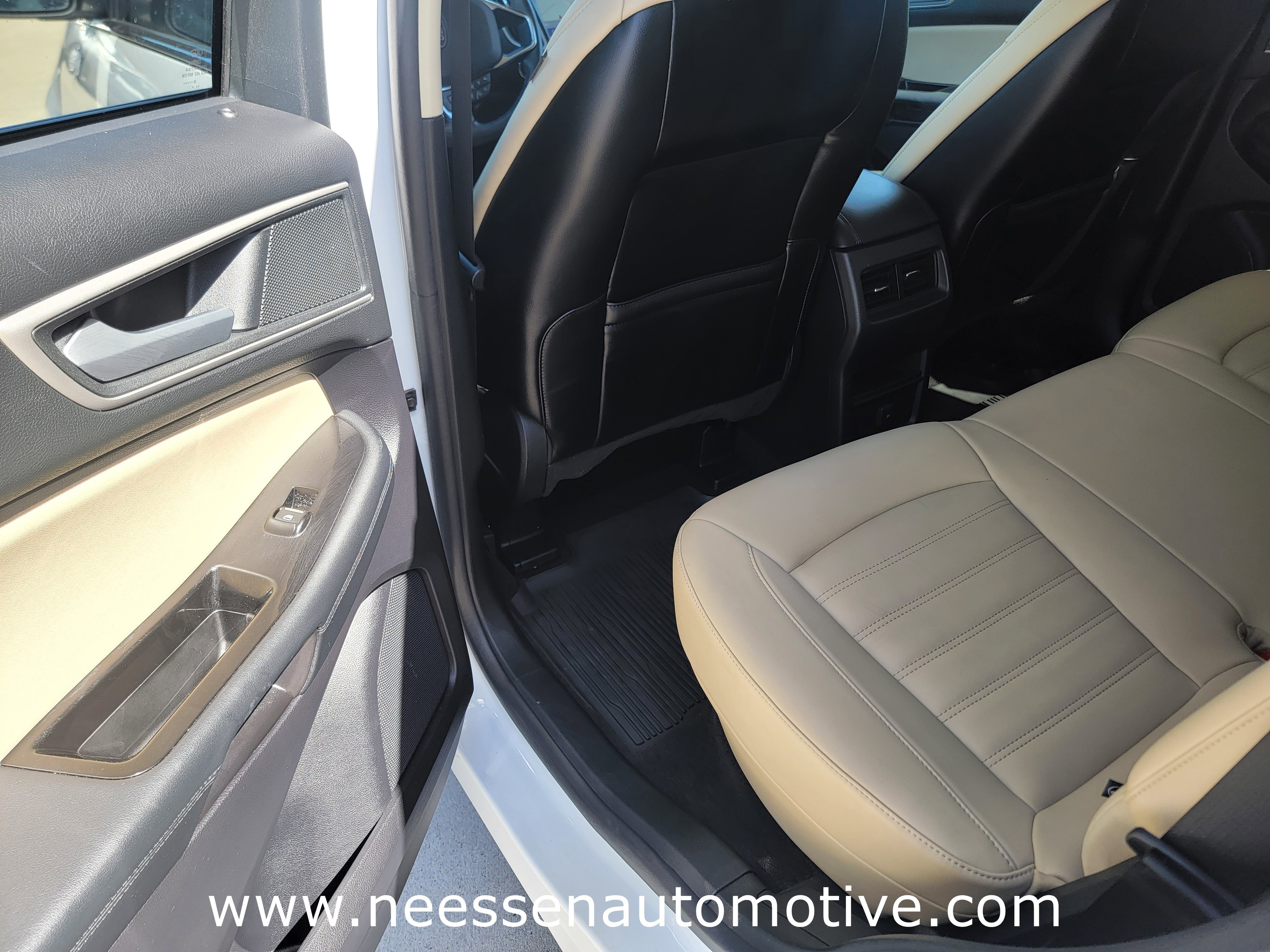 Used 2020 Ford Edge SEL image 13