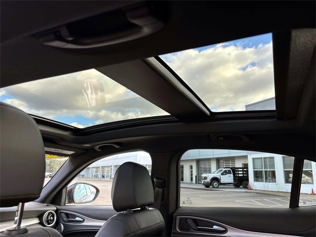 Used 2024 Alfa Romeo Stelvio Veloce image 10