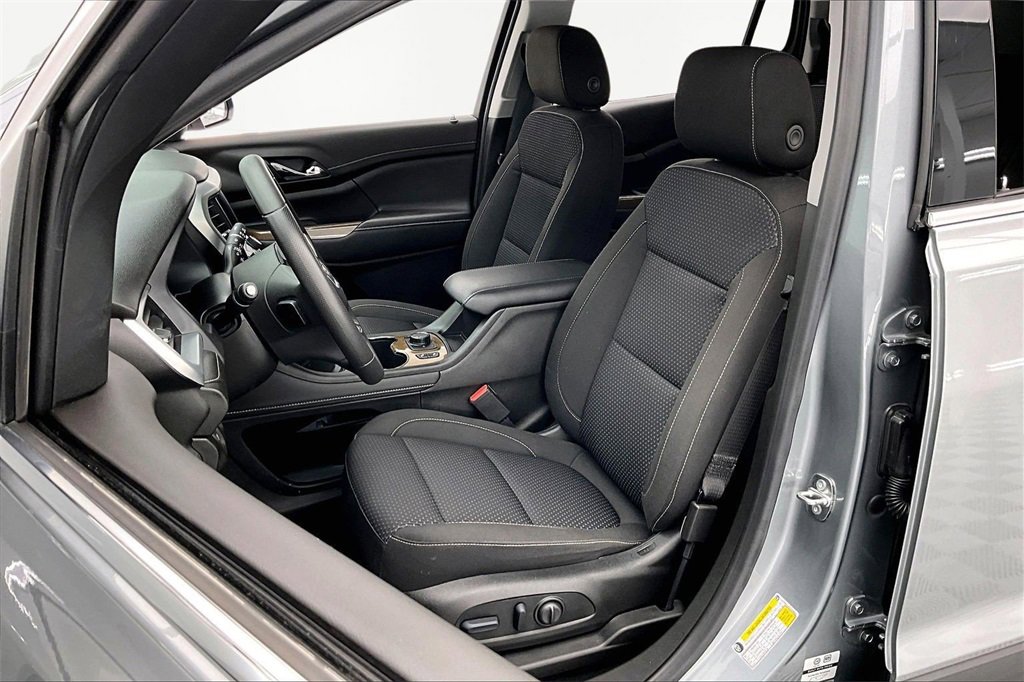 Used 2023 GMC Acadia SLE w/ Driver Convenience Package image 25