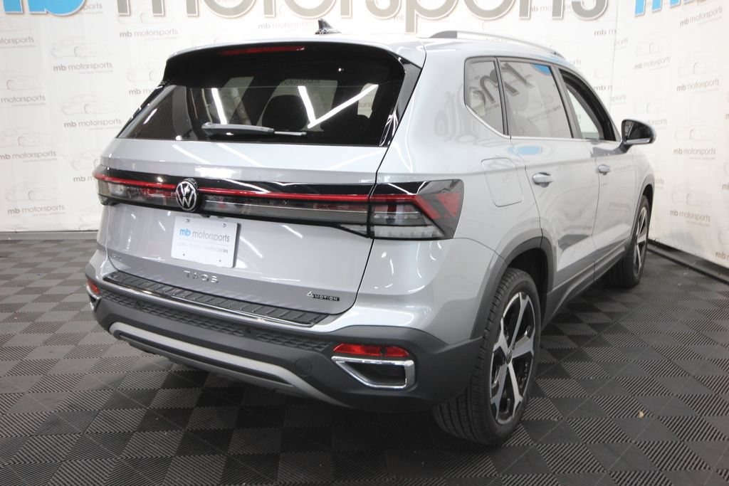 Used 2025 Volkswagen Taos SEL AWD/4WD image 10