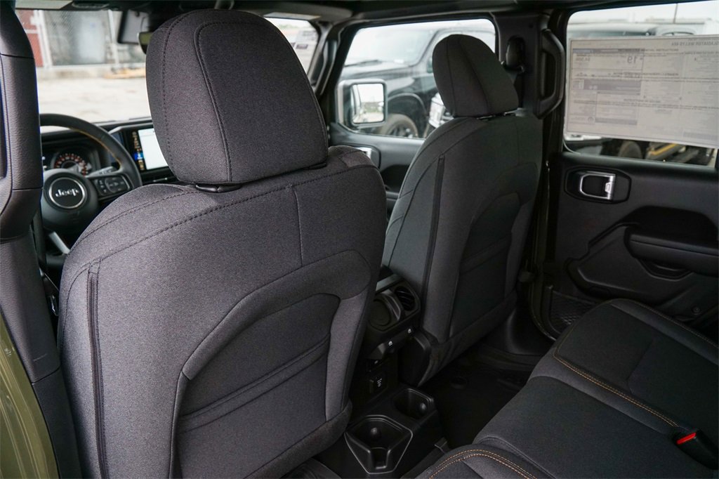 New 2024 Jeep Gladiator Sport image 24