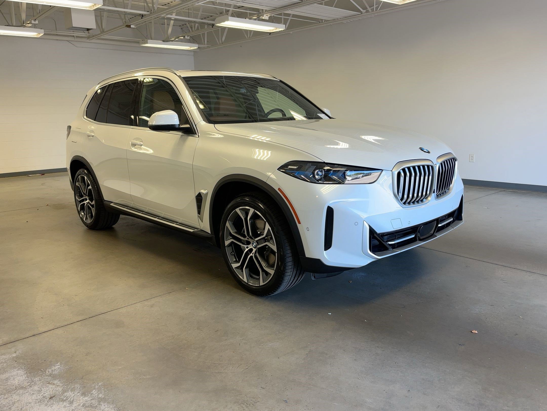 New 2026 BMW X5 sDrive40i image 6