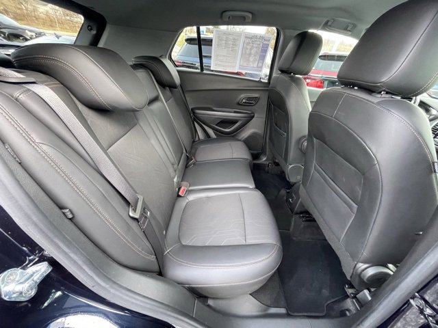 Certified 2022 Chevrolet Trax LT w/ LT Convenience Package image 35