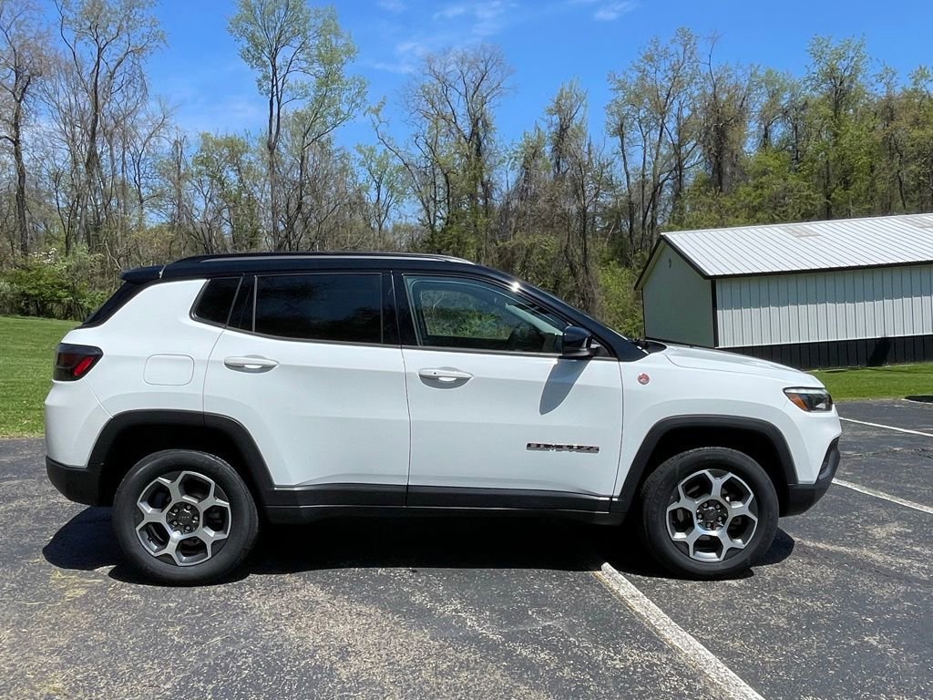 Used 2022 Jeep Compass Trailhawk w/ Trailhawk Elite Group AWD/4WD image 2