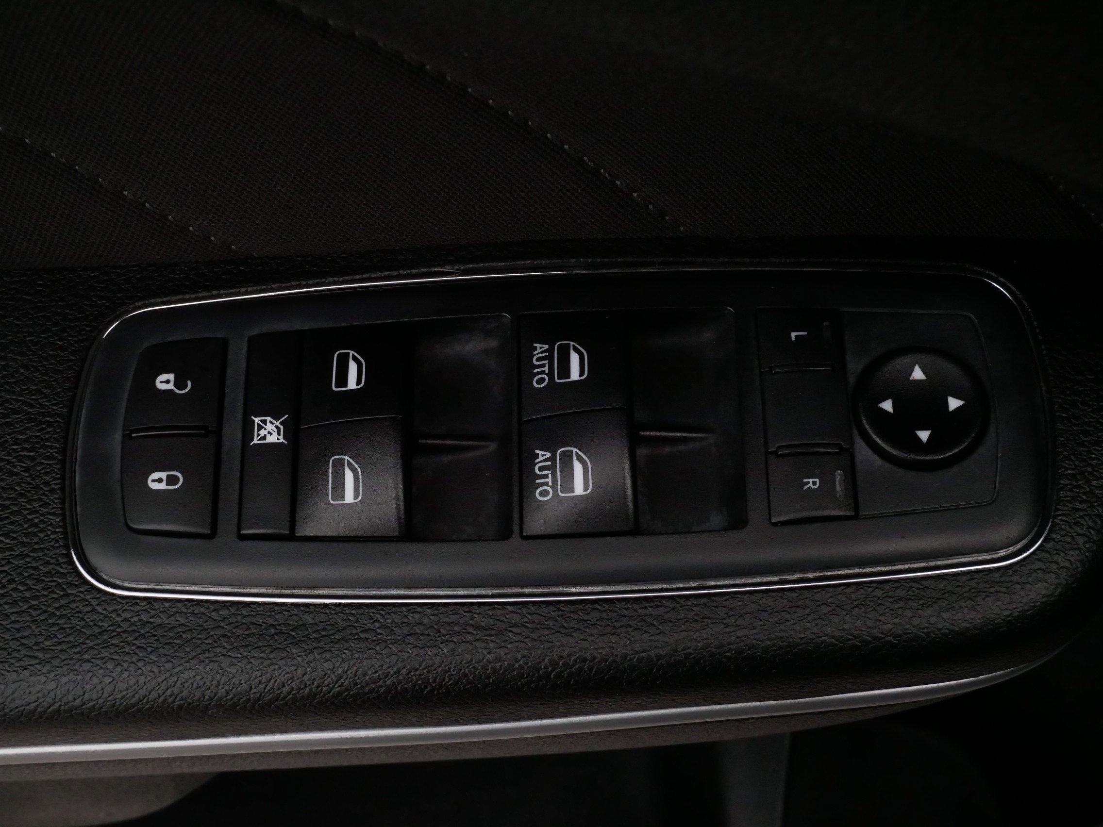 Used 2019 Dodge Charger SXT image 19