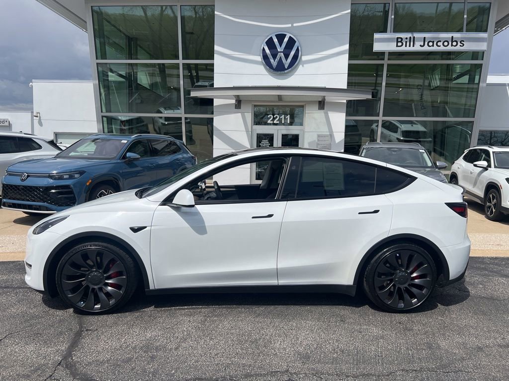 Used 2023 Tesla Model Y Performance AWD/4WD image 3