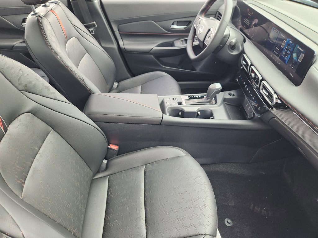 New 2026 Nissan Sentra SR w/ SR Premium Package FWD image 10