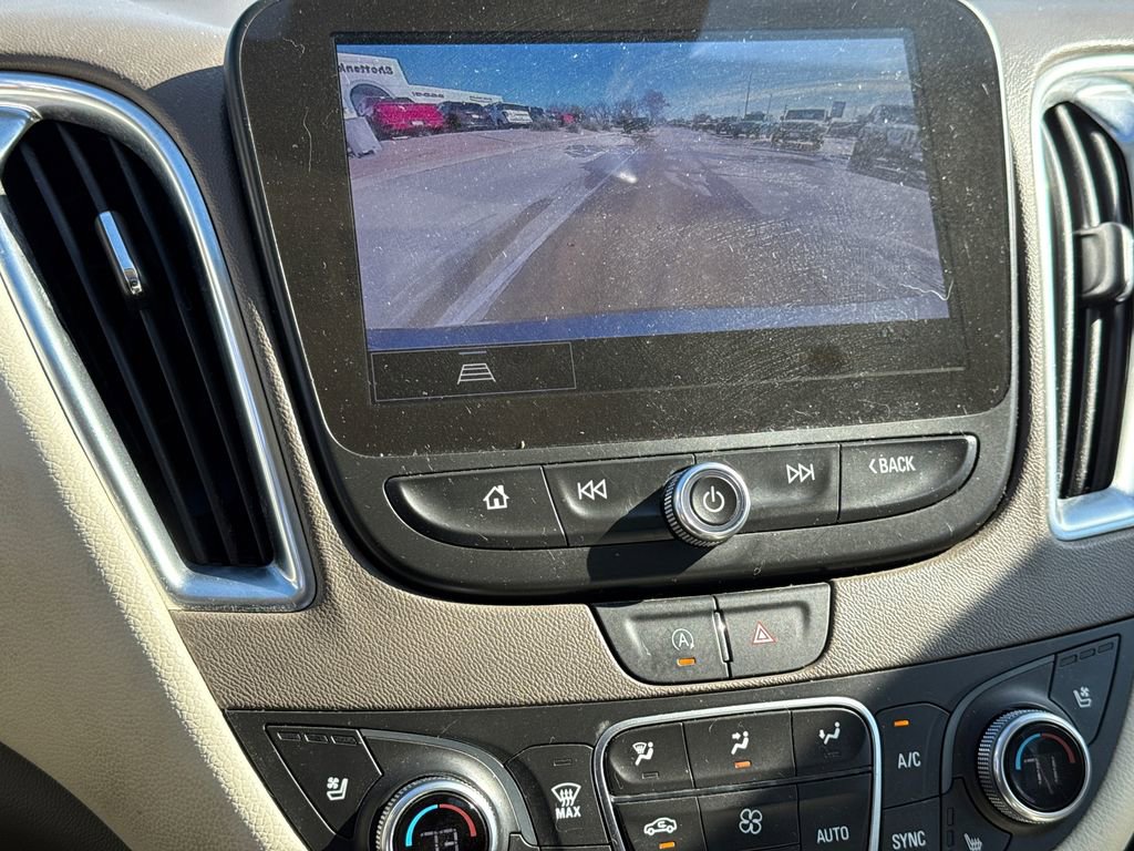 Used 2024 Chevrolet Malibu LT image 25