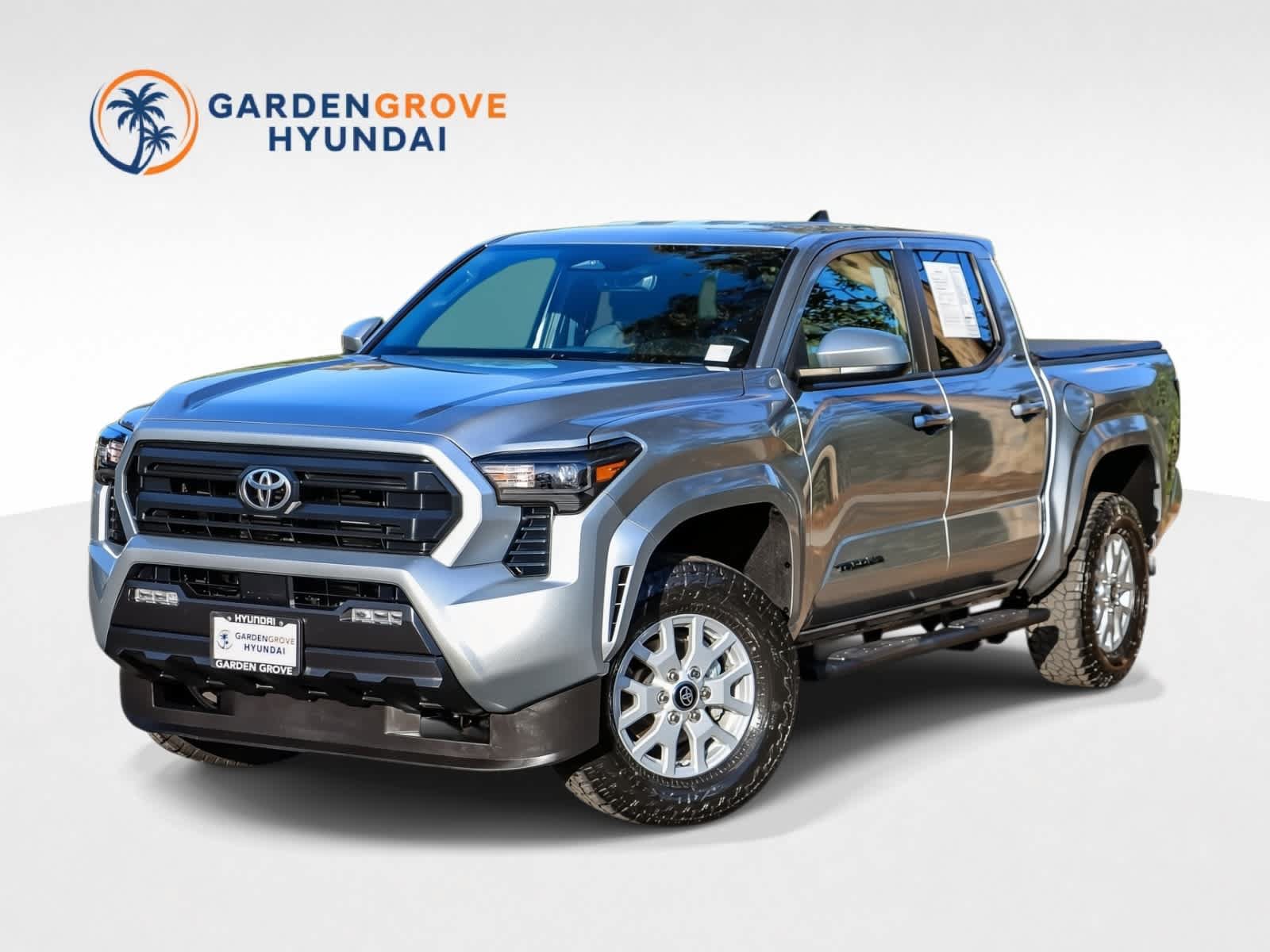 Used 2025 Toyota Tacoma SR5 AWD/4WD image 1