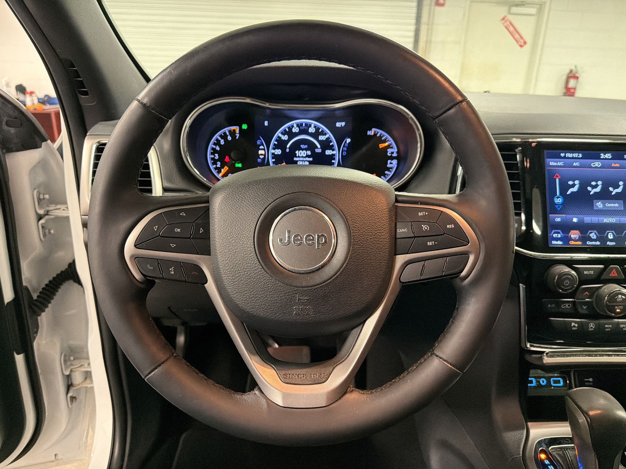 Used 2020 Jeep Grand Cherokee Altitude AWD/4WD image 11
