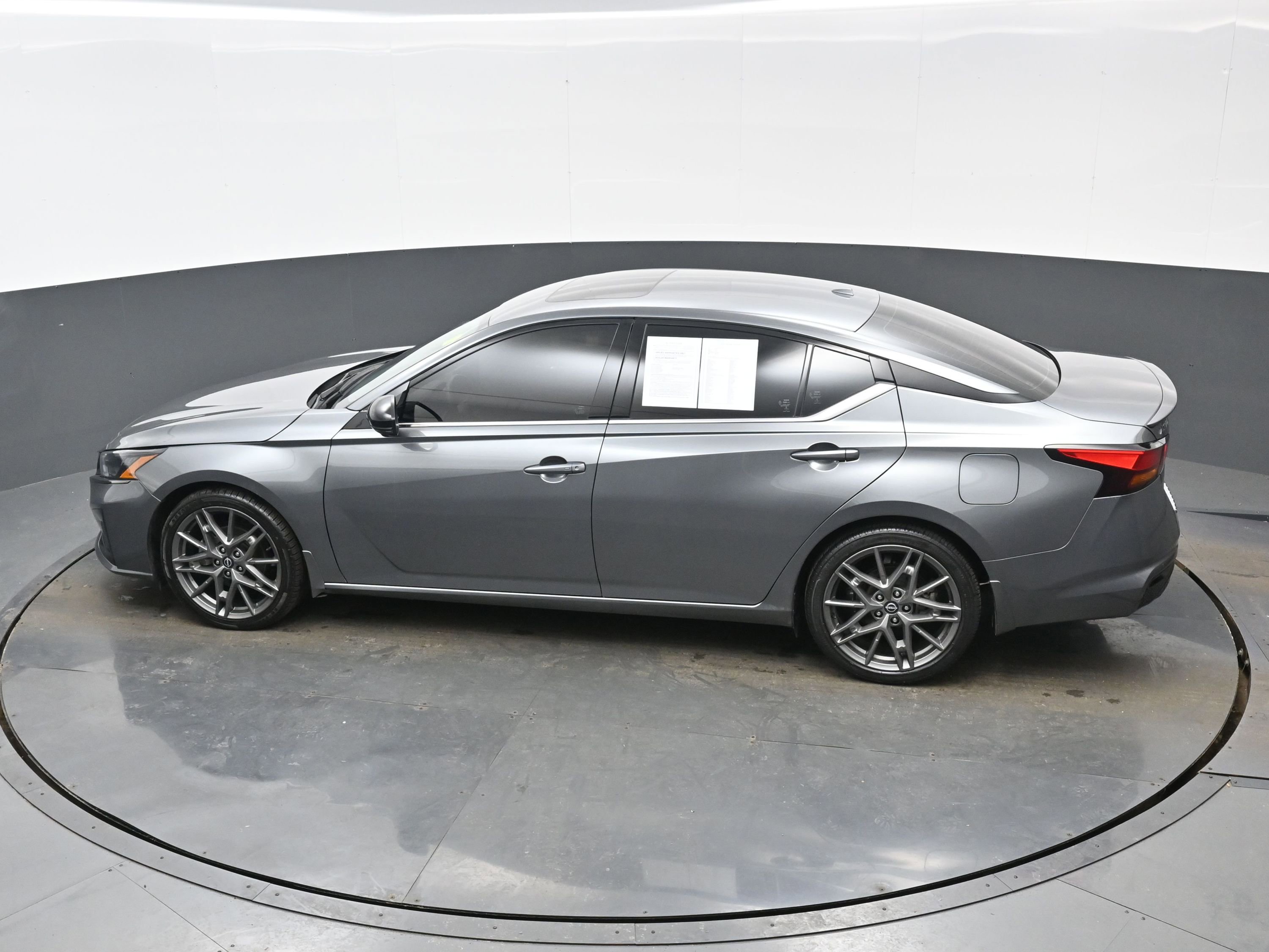 Used 2023 Nissan Altima 2.0 SR image 34