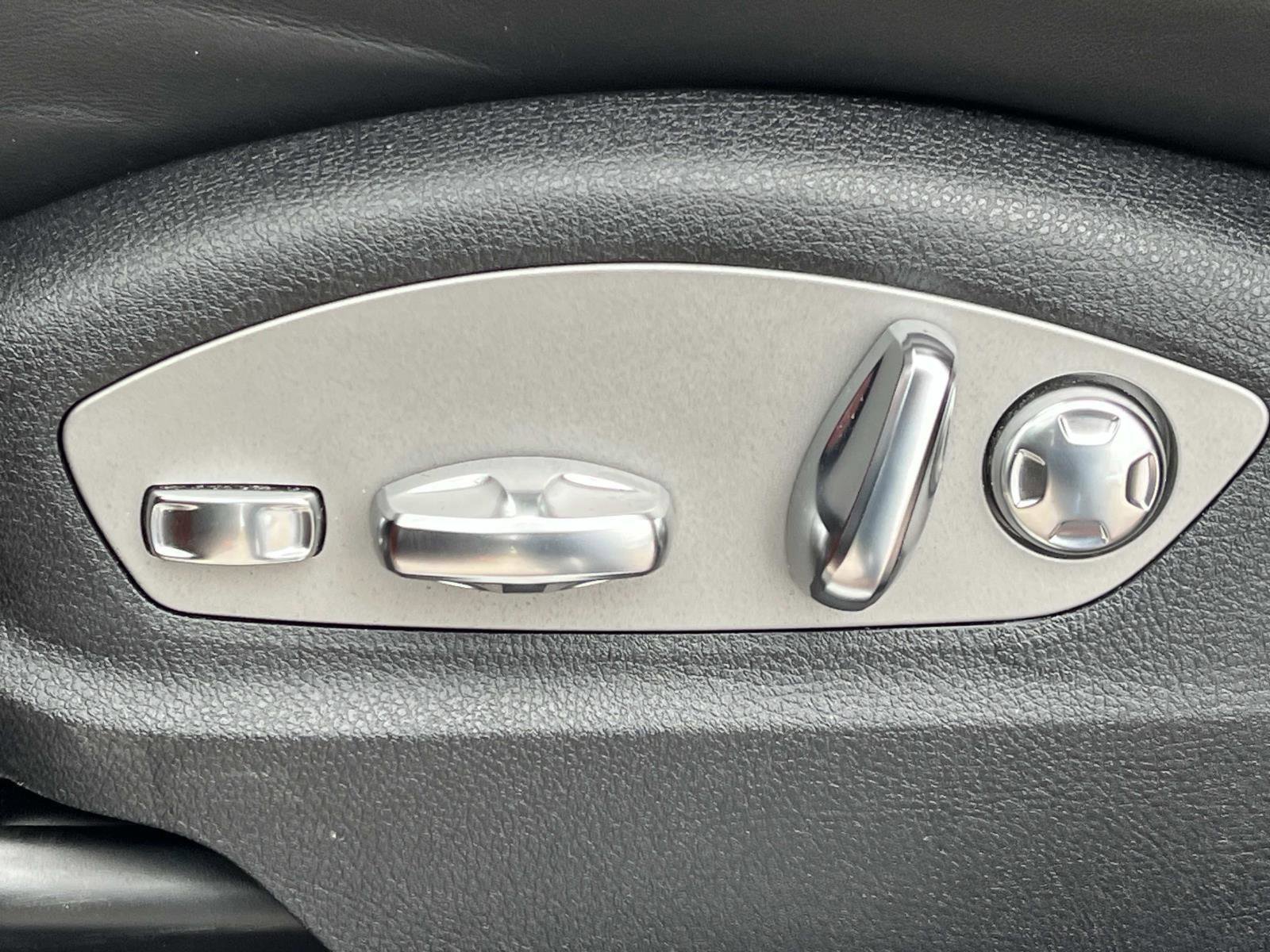 Used 2022 Porsche Macan S image 23