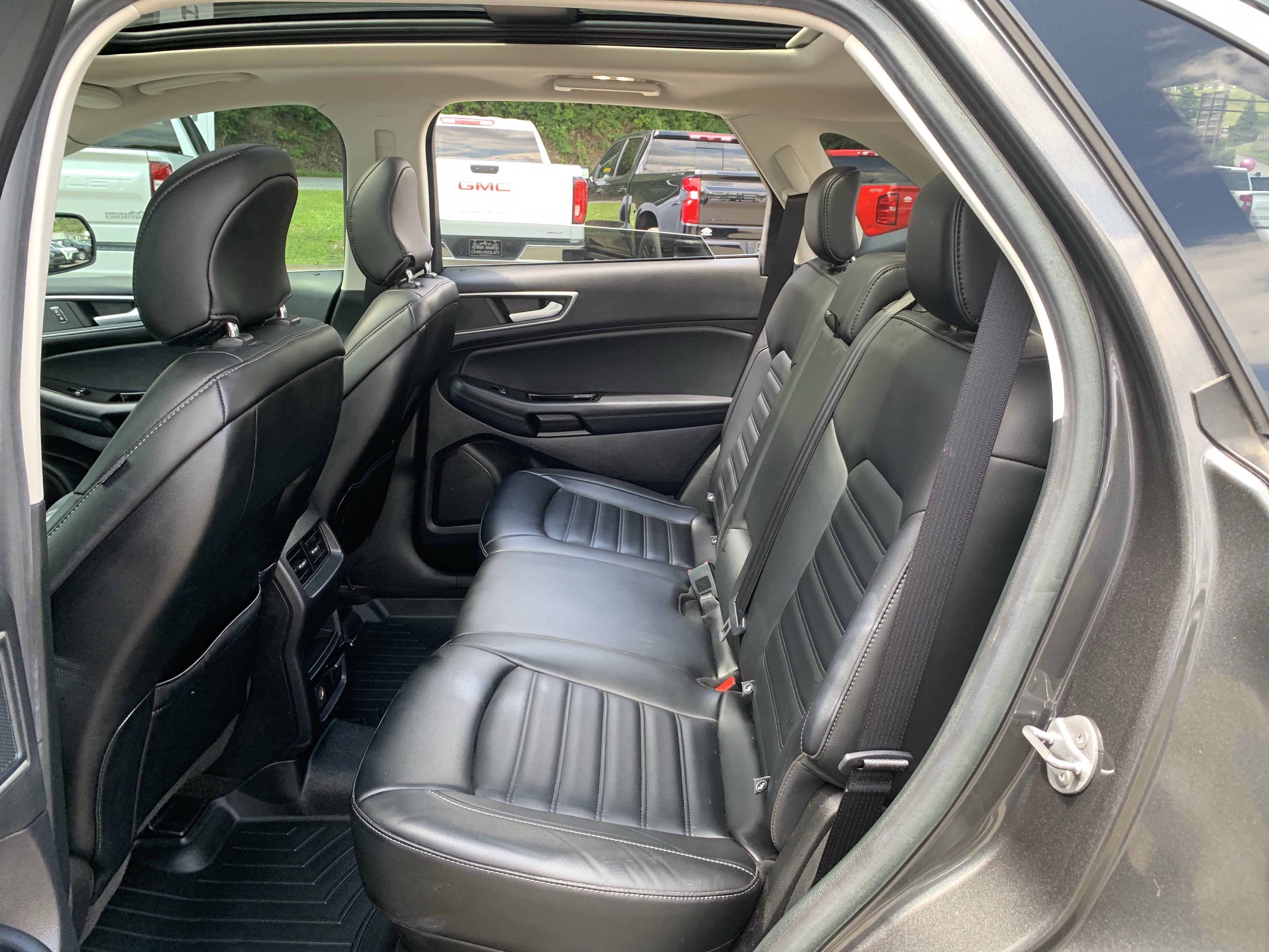 Used 2019 Ford Edge SEL w/ Equipment Group 201A AWD/4WD image 26