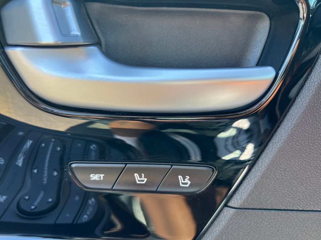 Used 2017 Kia Niro Touring w/ Advanced Technology Package FWD image 23
