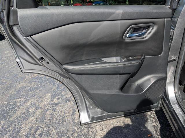 Used 2024 Nissan Rogue SV image 12