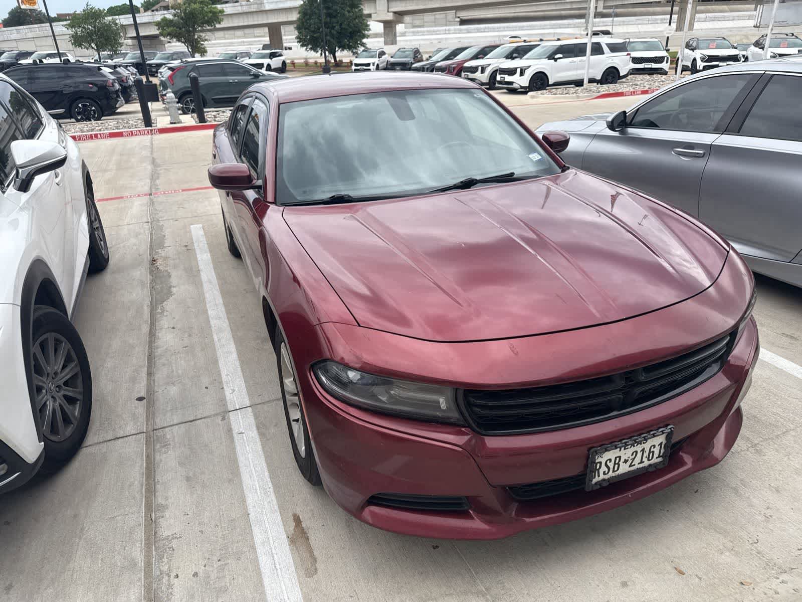 Used 2018 Dodge Charger SXT RWD image 2