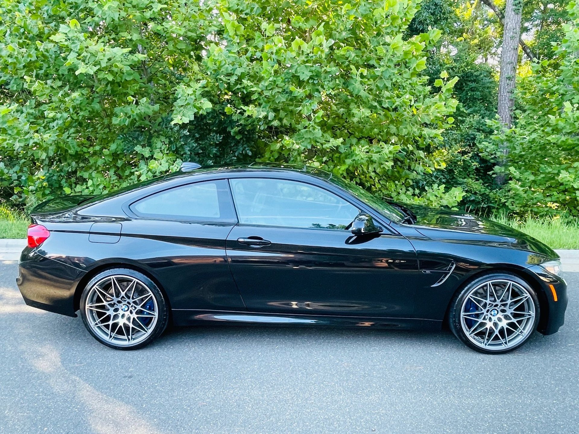 Used 2019 BMW M4 Coupe w/ Competition Package RWD image 8