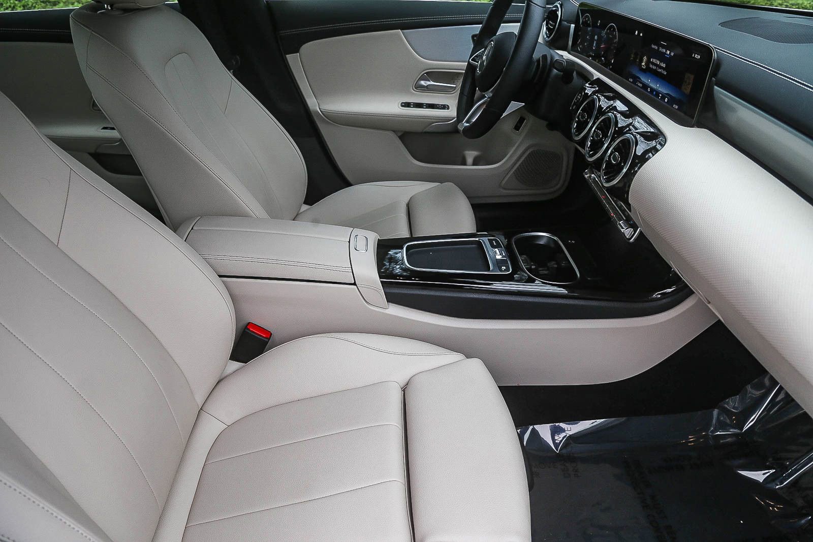 Certified 2025 Mercedes-Benz CLA 250 image 16