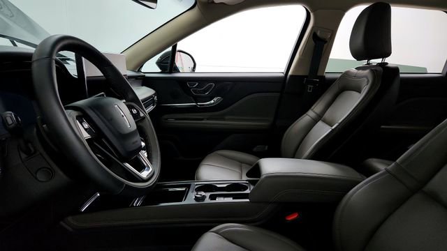 Used 2023 Lincoln Corsair AWD w/ Equipment Group 101A image 12