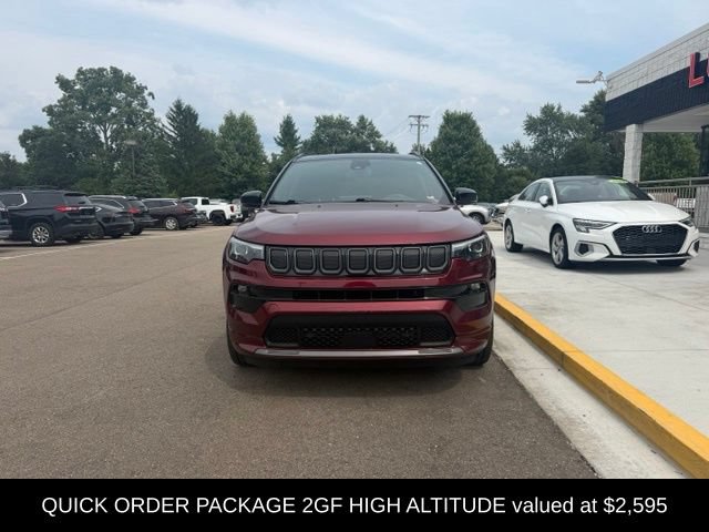 Used 2022 Jeep Compass High Altitude AWD/4WD image 3