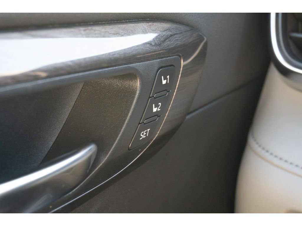 Used 2020 Toyota Highlander Limited image 30