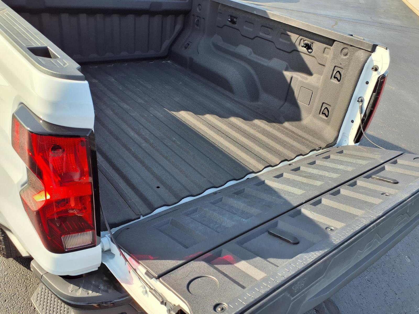 Used 2024 Chevrolet Colorado W/T w/ Technology Package AWD/4WD image 26