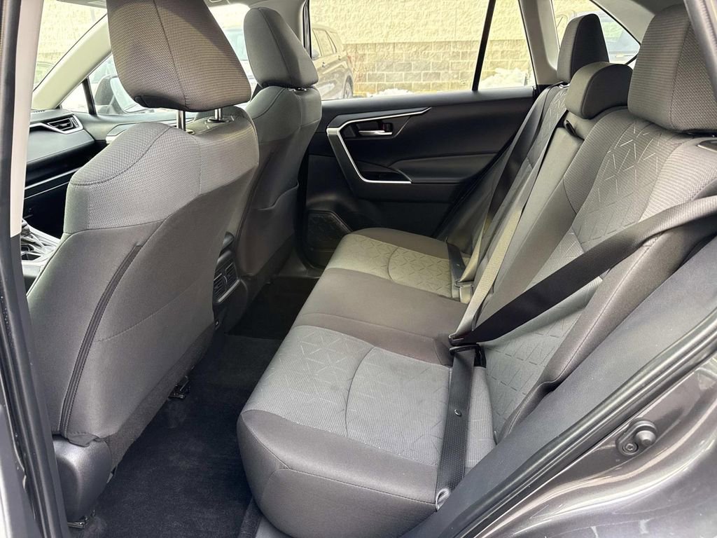 Used 2025 Toyota RAV4 XLE image 30