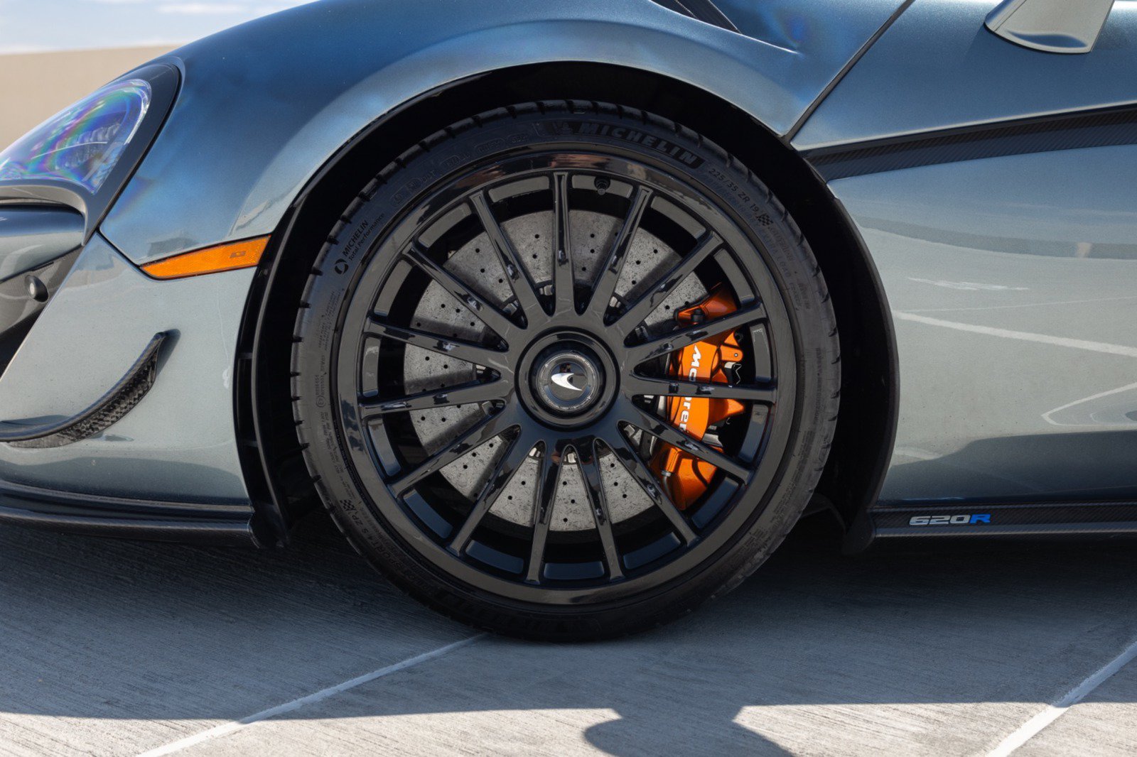 Used 2020 McLaren 620R RWD image 16