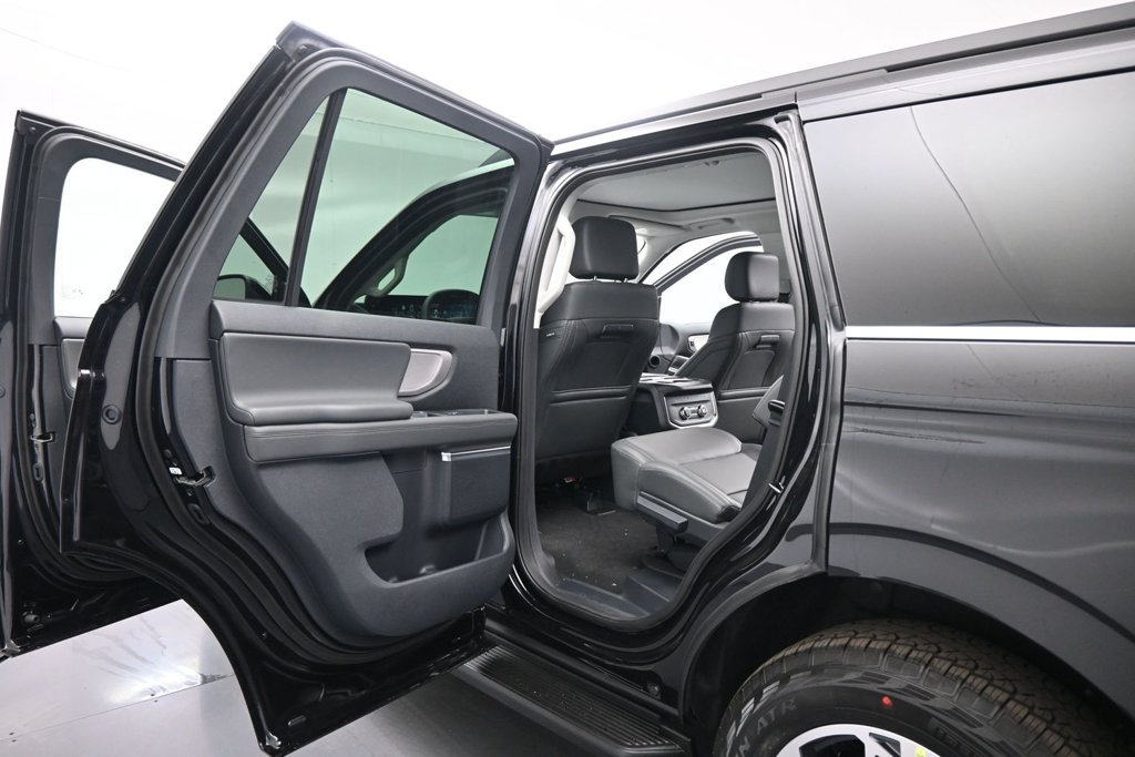 New 2026 Ford Expedition Active AWD/4WD image 17