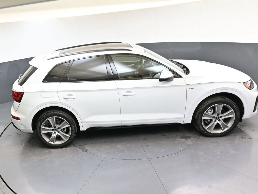 Certified 2025 Audi Q5 2.0T Premium w/ Convenience Plus Package image 52