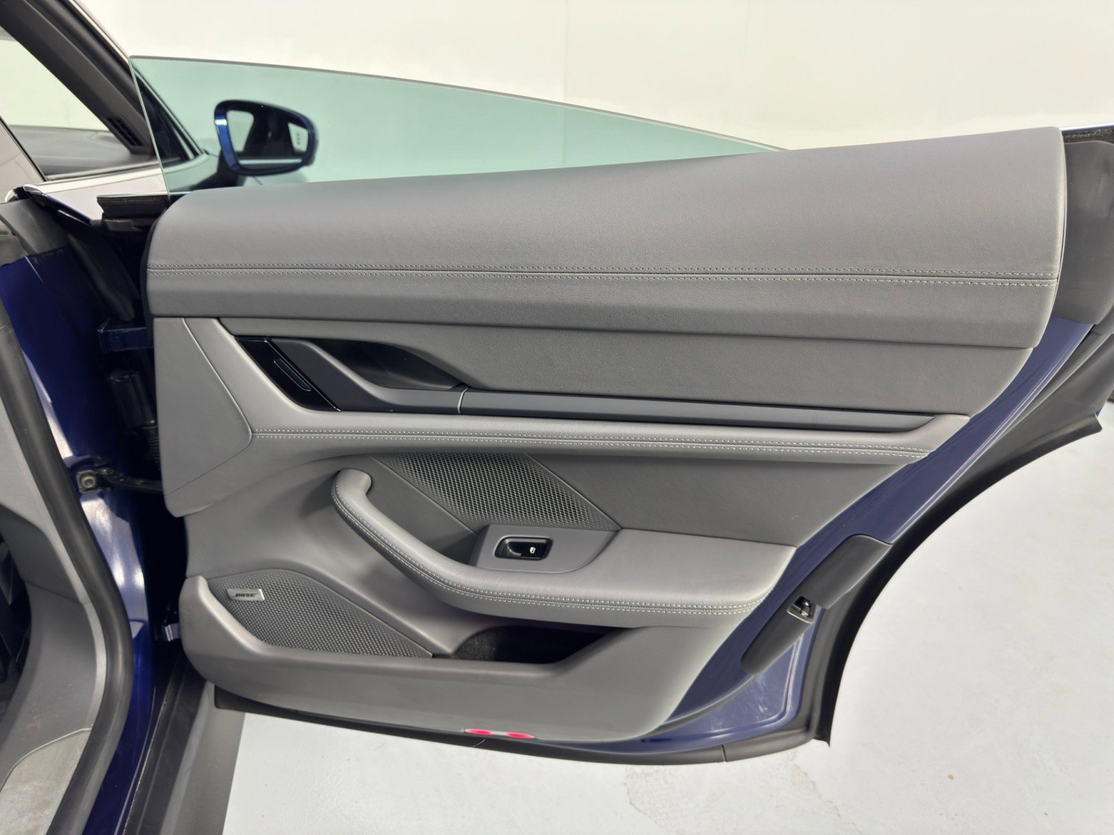 Used 2020 Porsche Taycan 4S w/ Premium Package image 48