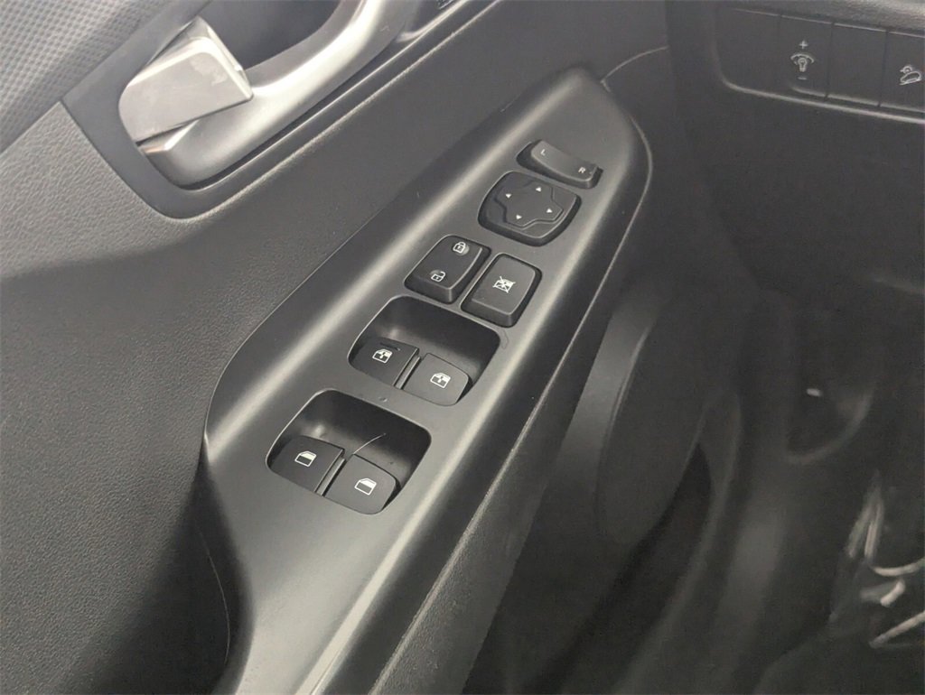 Used 2022 Hyundai Kona SEL w/ Convenience Package image 15