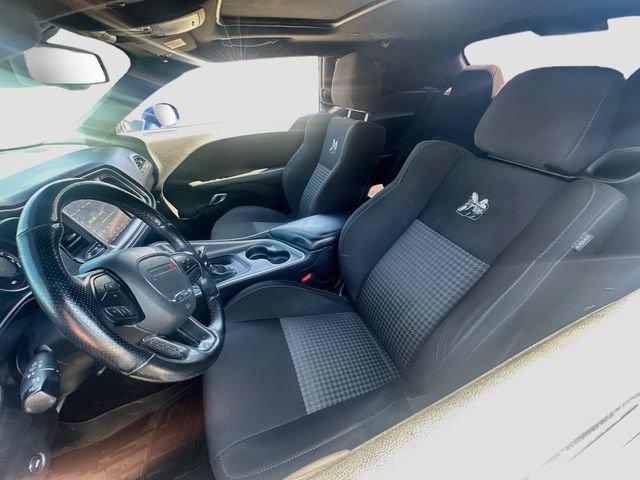 Used 2022 Dodge Challenger R/T Scat Pack w/ Scat Pack Stripe RWD image 22