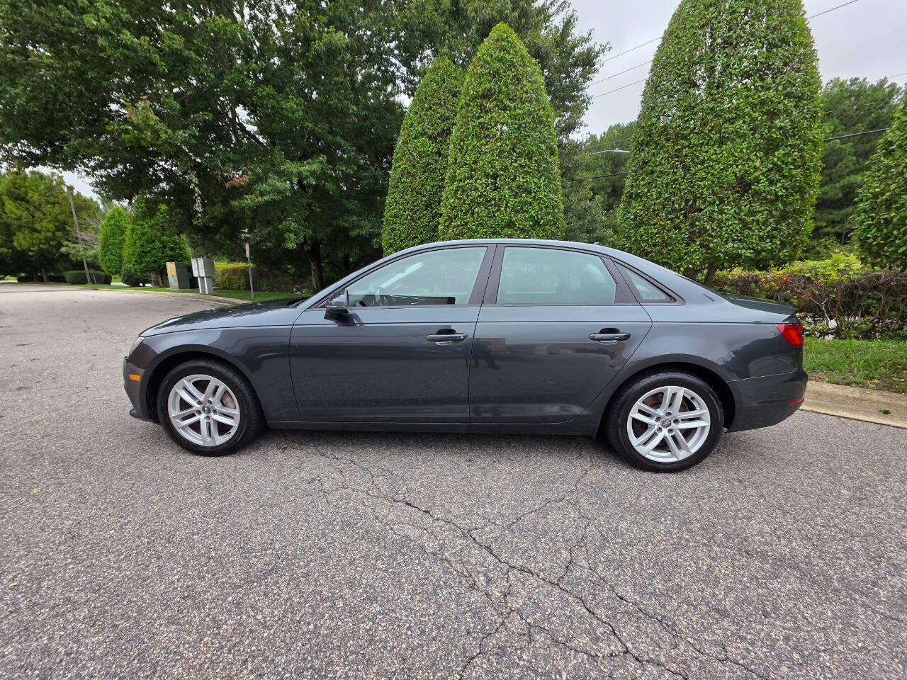 Used 2017 Audi A4 2.0T Premium w/ Audi MMI Navigation Plus FWD image 2