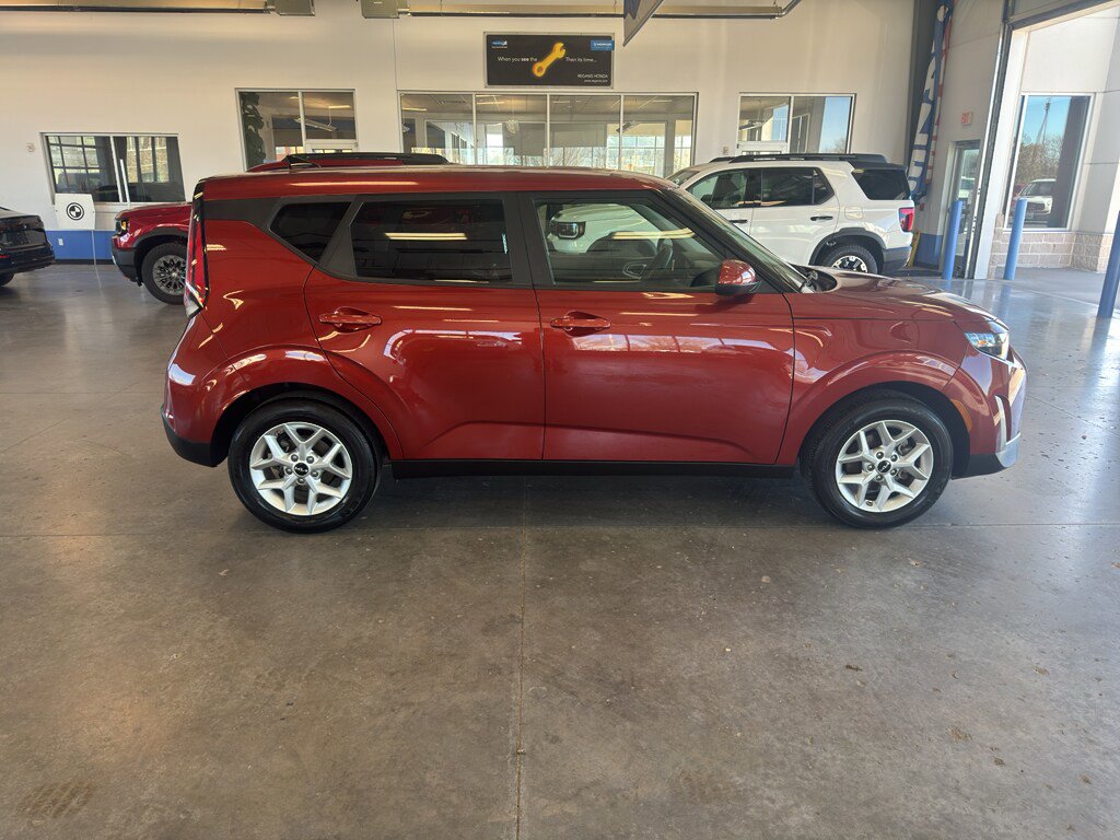 Used 2024 Kia Soul LX w/ Option Group 015 image 6