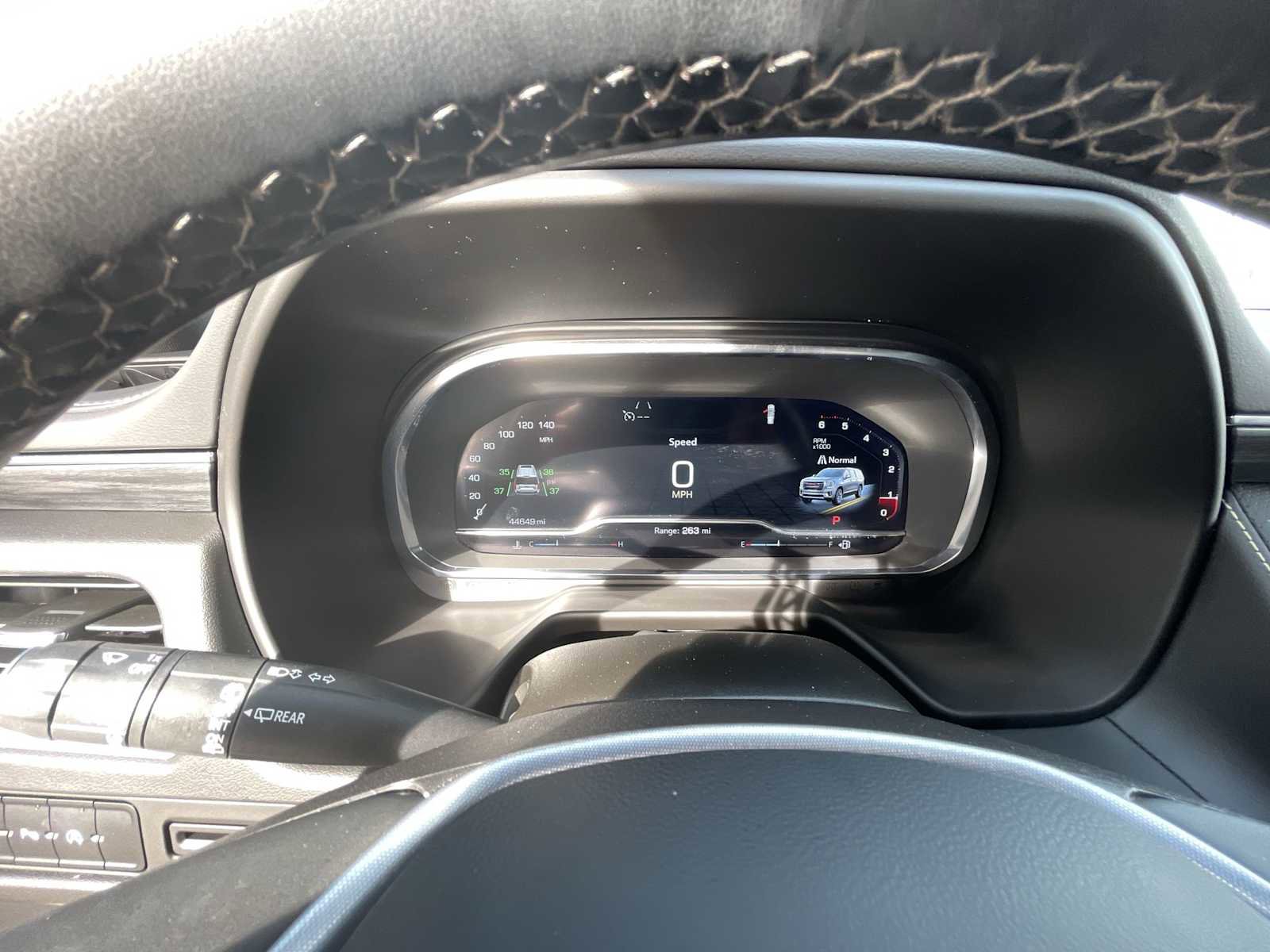 Used 2024 GMC Yukon XL SLT image 11