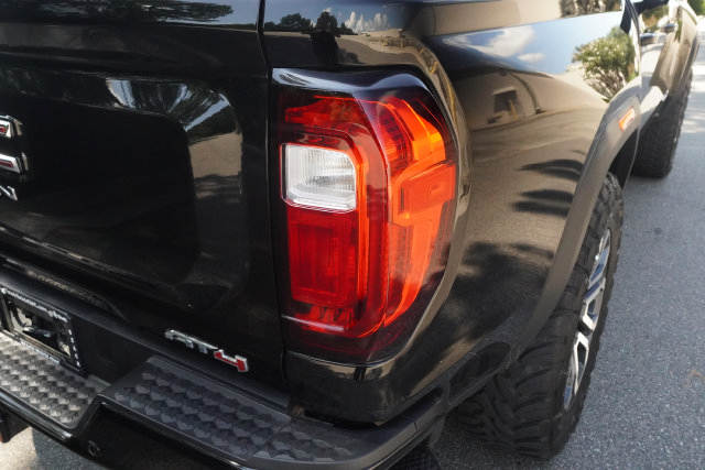 Used 2024 GMC Canyon AT4 w/ AT4 Premium Package AWD/4WD image 35