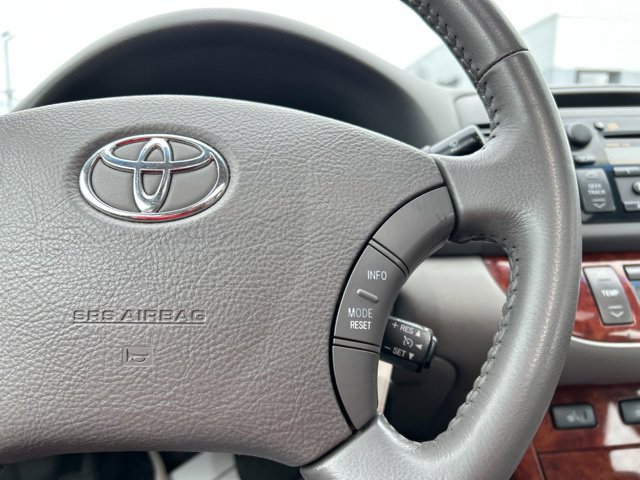 Used 2005 Toyota Camry XLE w/ VSC & Side Airbag Pkg FWD image 37