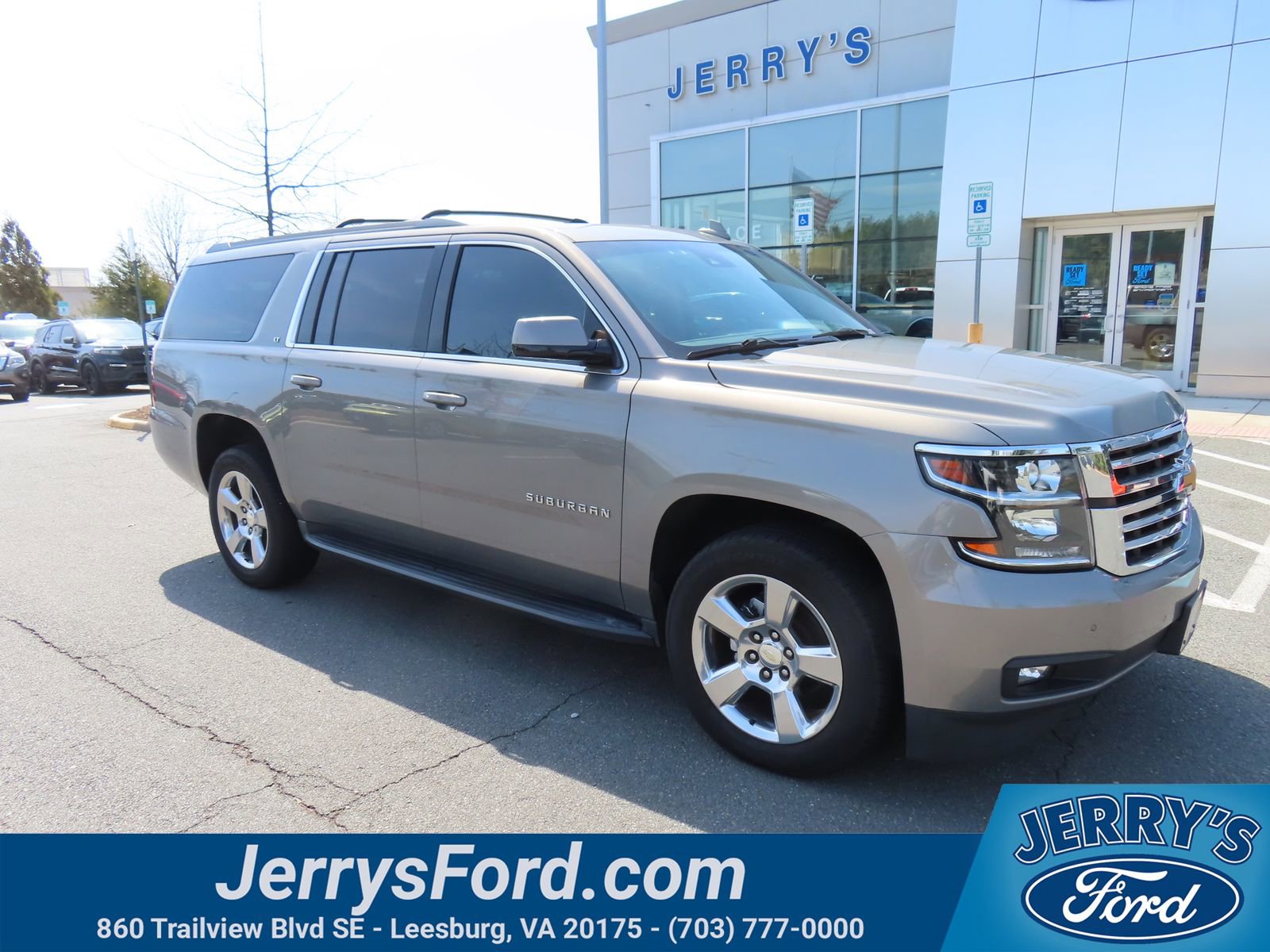 Used 2017 Chevrolet Suburban LT w/ Luxury Package image 1