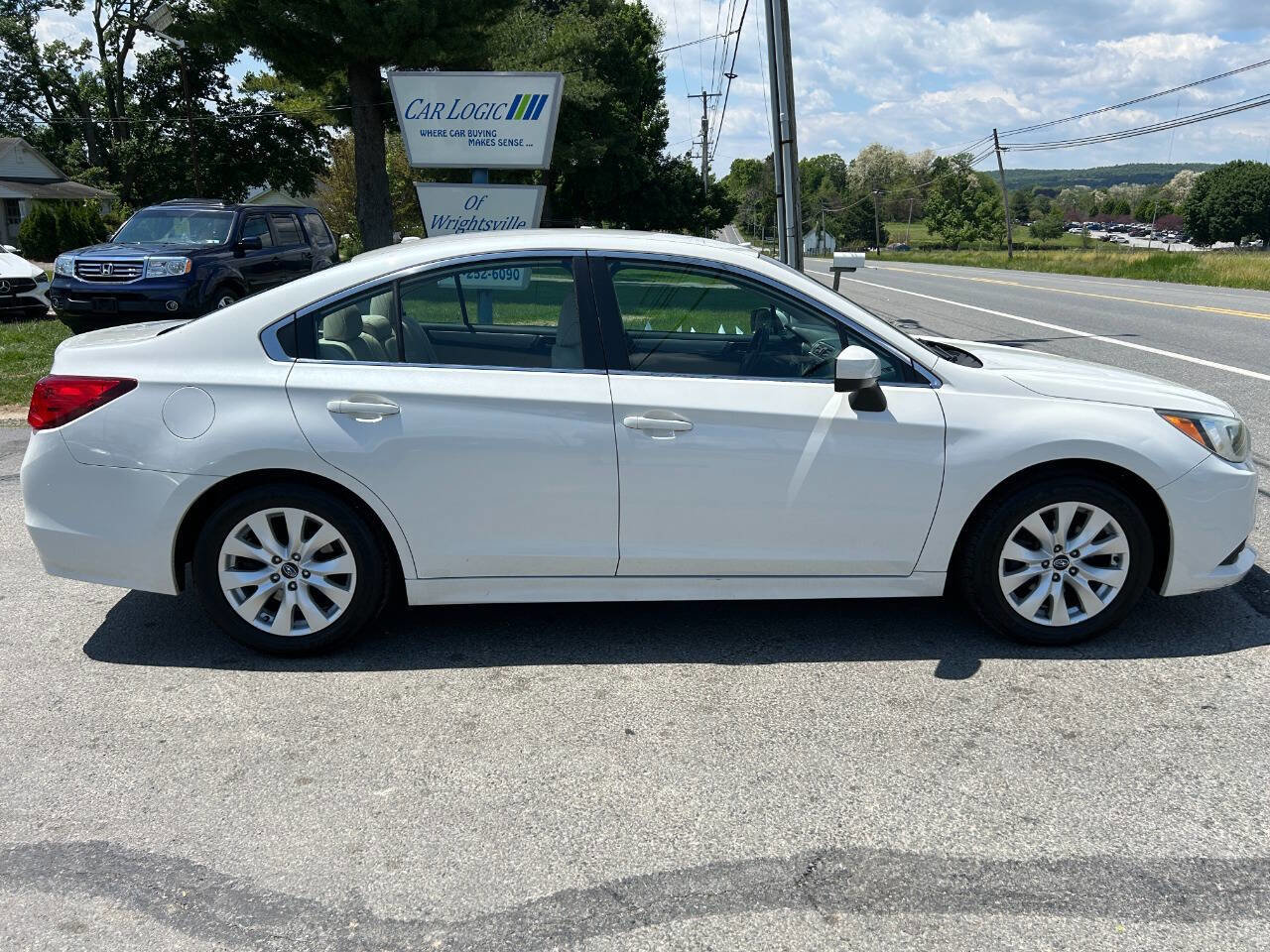Used 2015 Subaru Legacy 2.5i Premium AWD/4WD image 6