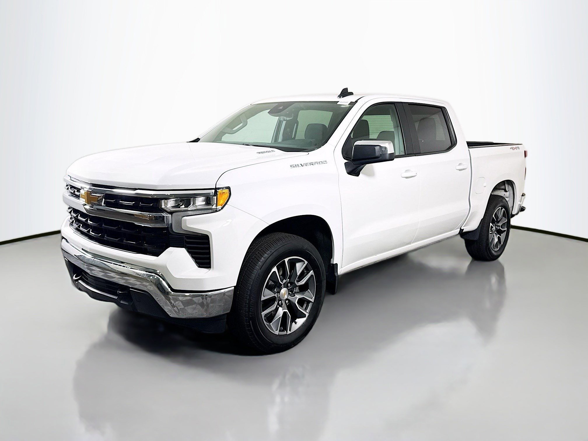 Used 2025 Chevrolet Silverado 1500 LT image 4