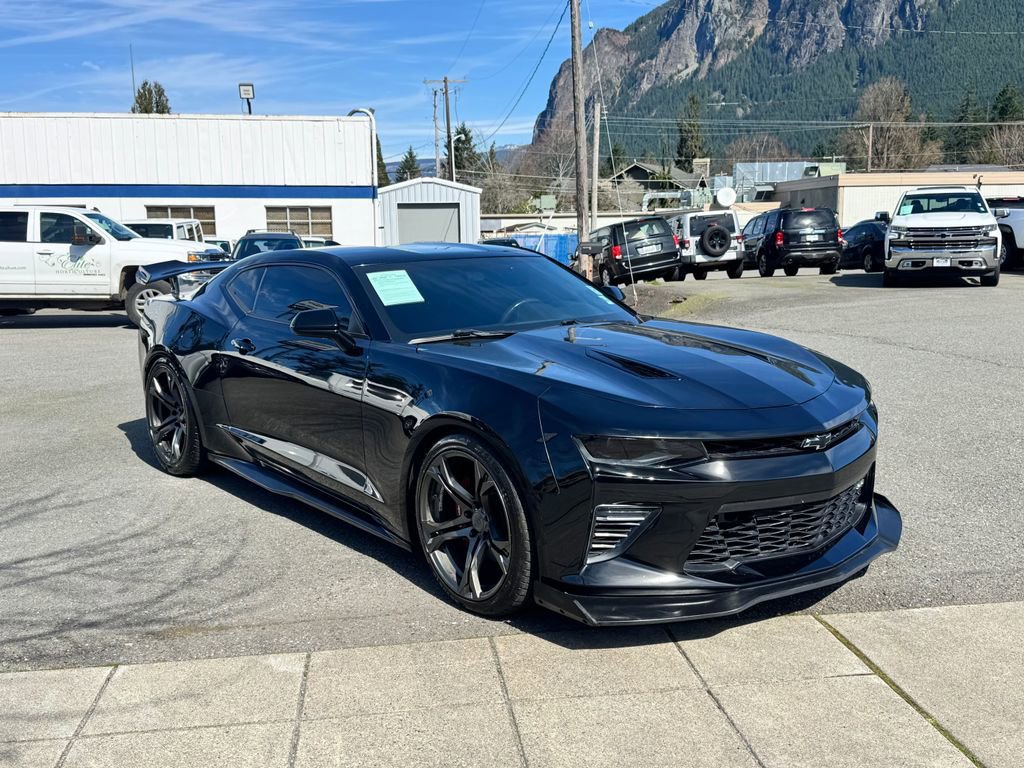 Used 2018 Chevrolet Camaro SS image 4