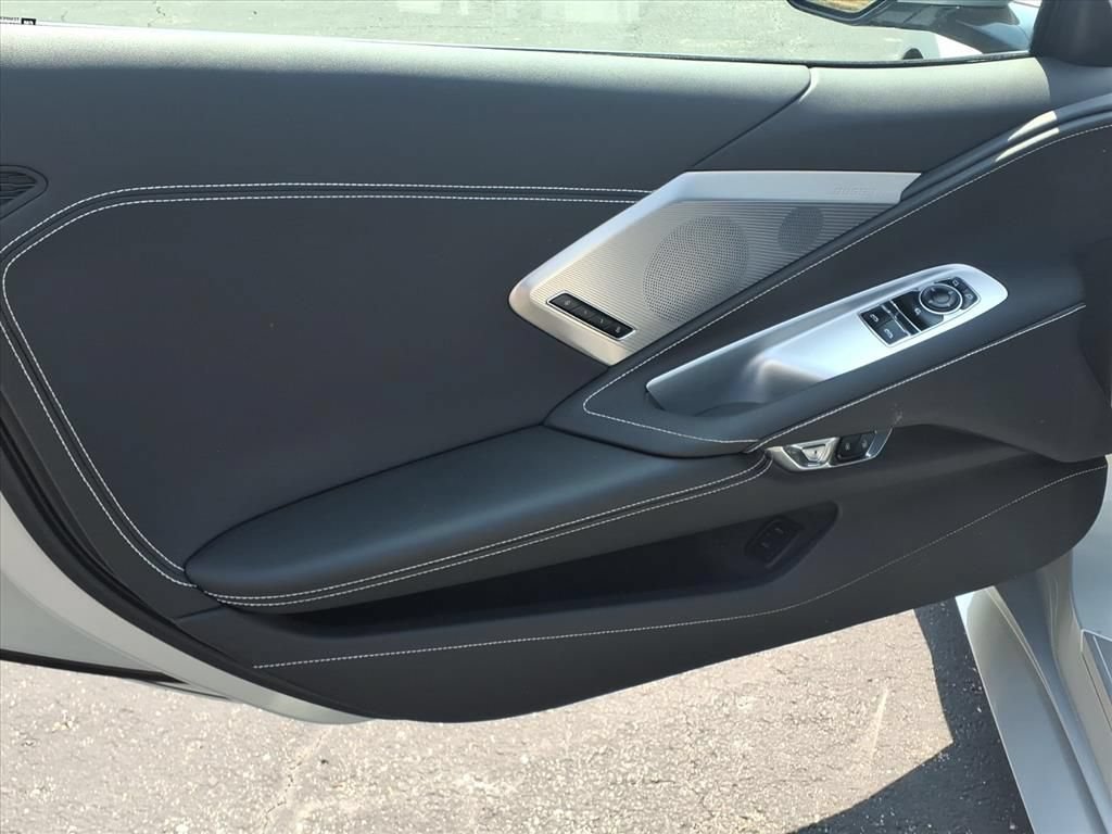Used 2021 Chevrolet Corvette Stingray Preferred Cpe w/ Z51 Performance Package RWD image 18