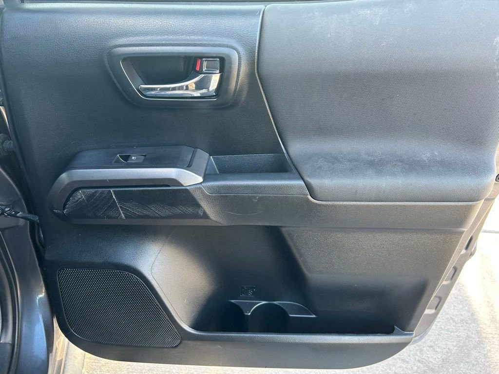 Used 2018 Toyota Tacoma TRD Off-Road image 28