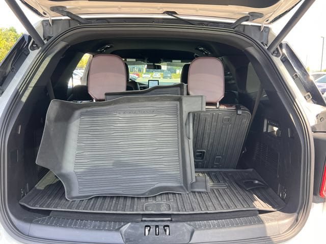 Used 2022 Ford Explorer Platinum w/ Technology Package AWD/4WD image 28
