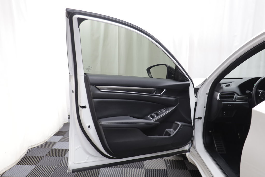 Used 2022 Honda Accord Sport image 4