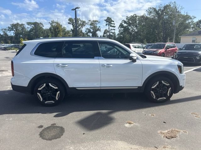 Used 2024 Kia Telluride S w/ S Sunroof Package FWD image 2