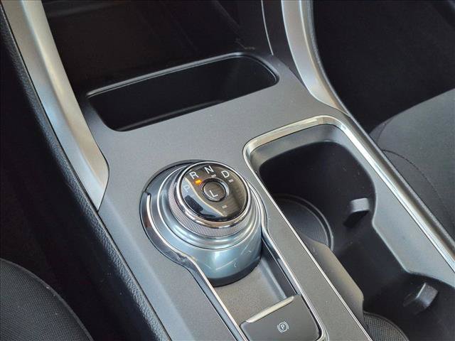 Used 2020 Ford Fusion SE FWD image 12